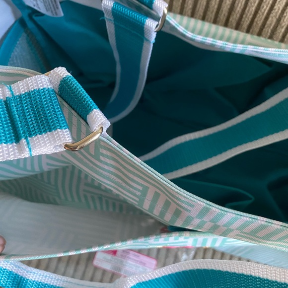 everyday essentials tote